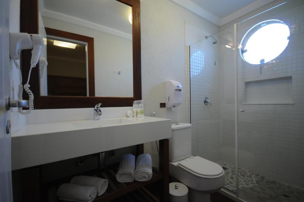 Quarto Duplo Superior com Vista Lateral do Mar e Varanda